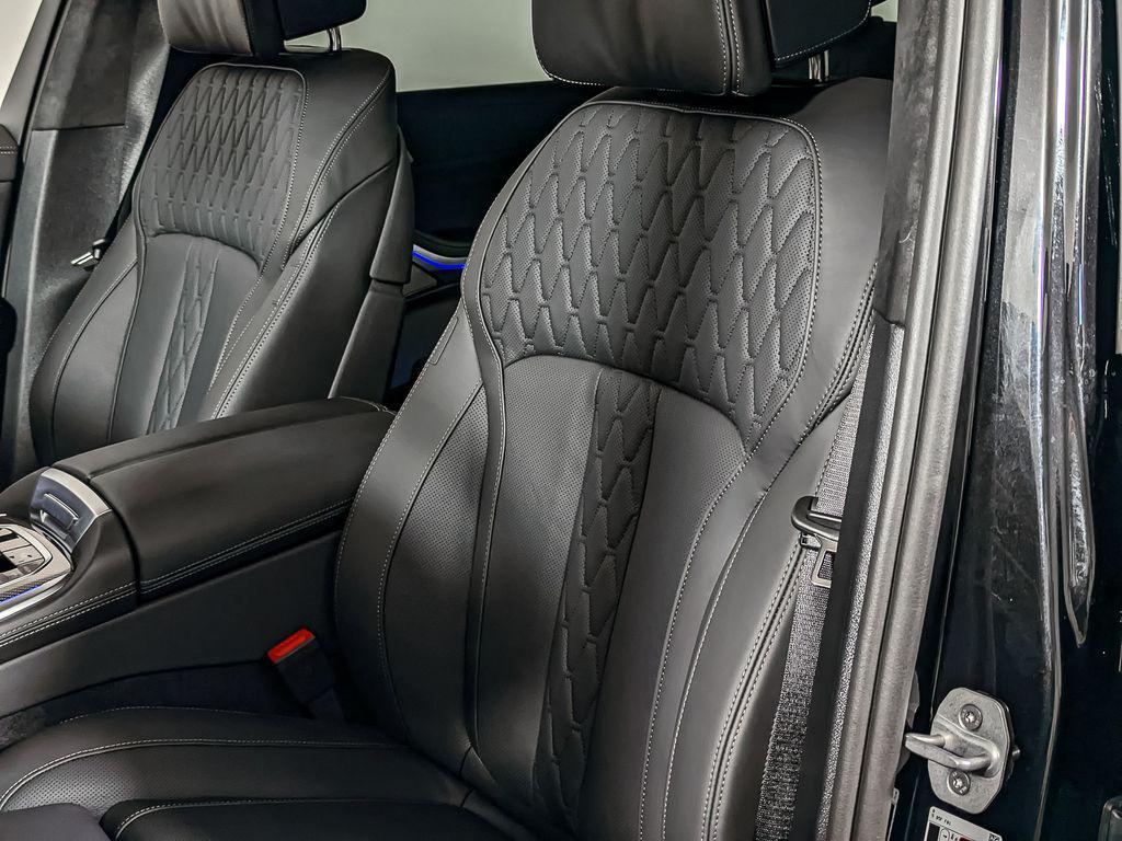 new 2026 BMW X7 car, priced at $123,595