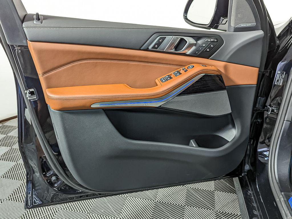 new 2026 BMW X7 car, priced at $123,295