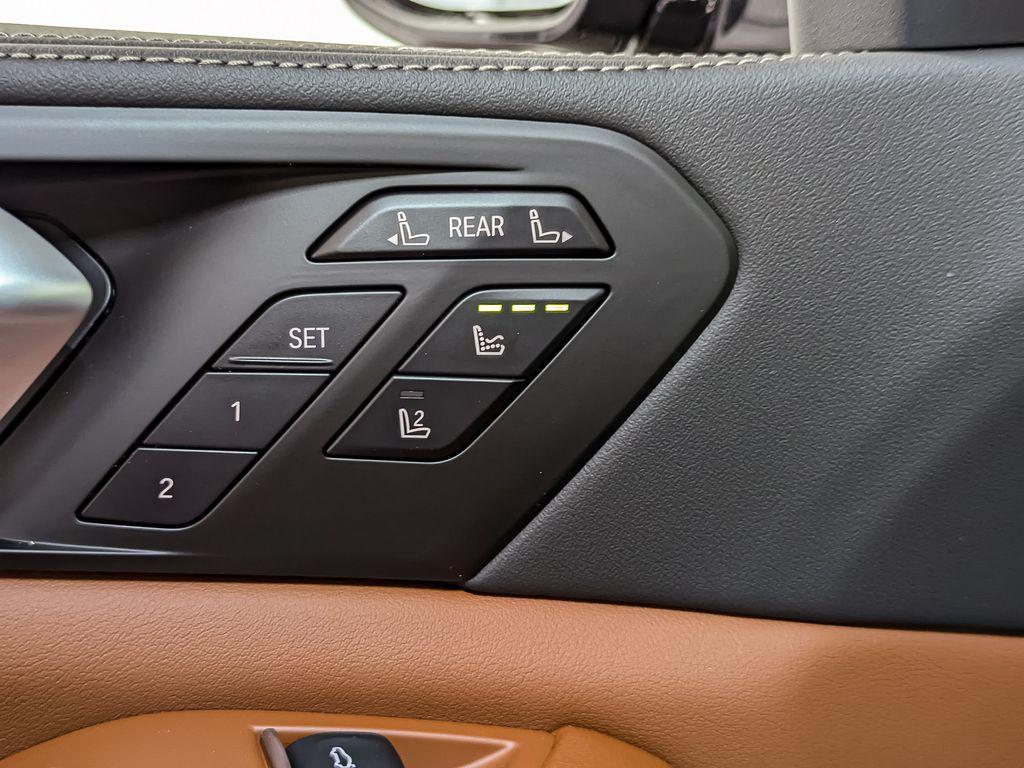 new 2026 BMW X7 car, priced at $123,295