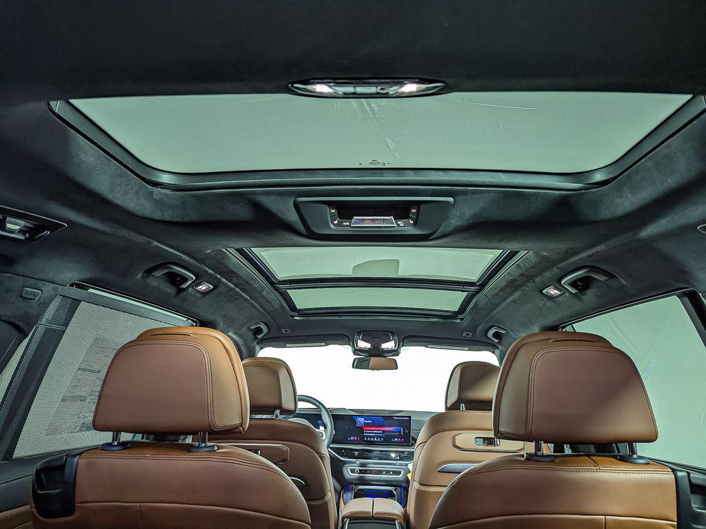 new 2026 BMW X7 car, priced at $123,295