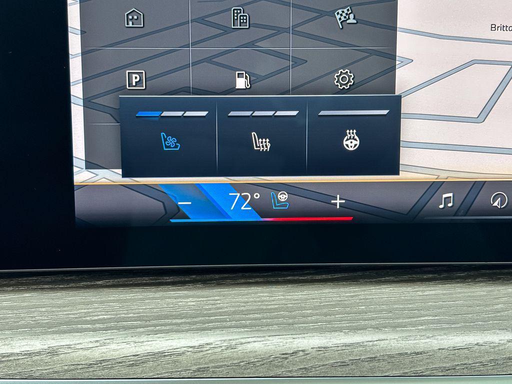new 2026 BMW X7 car, priced at $114,405