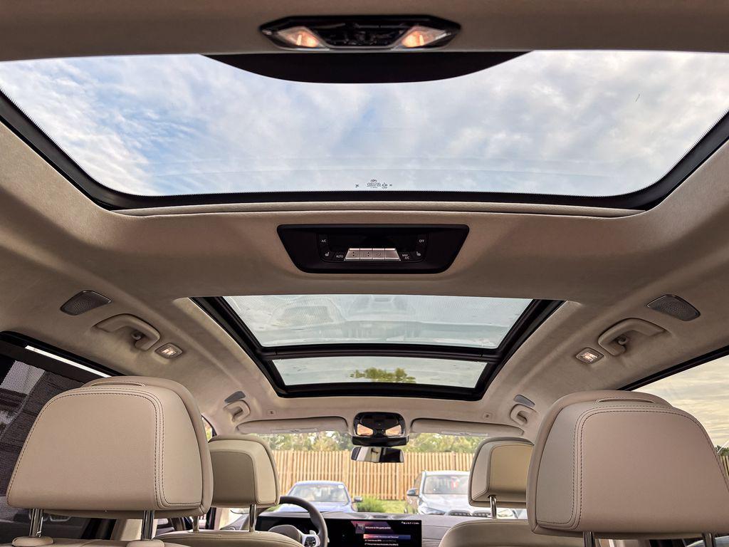 new 2026 BMW X7 car, priced at $114,405