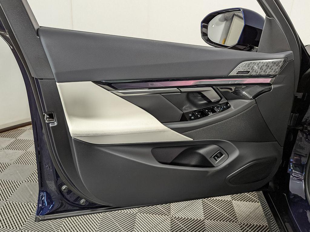 new 2026 BMW 550e car, priced at $87,640