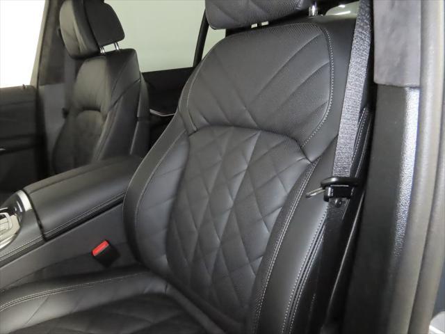 new 2026 BMW X7 car, priced at $100,730