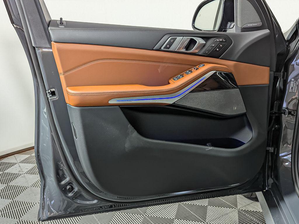 new 2026 BMW X7 car, priced at $123,525