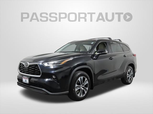 used 2021 Toyota Highlander car, priced at $34,276