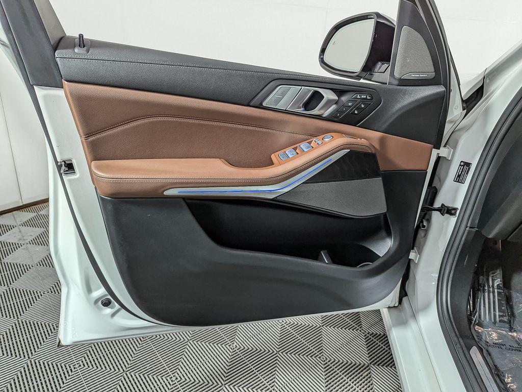 used 2021 BMW X7 car, priced at $42,995