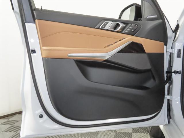 new 2026 BMW X7 car, priced at $99,030