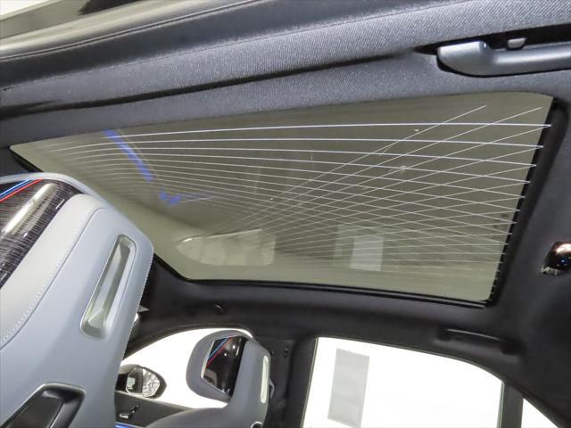 new 2025 BMW 760 car, priced at $129,225