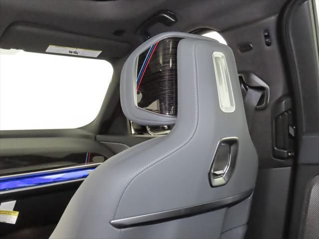 new 2025 BMW 760 car, priced at $129,225