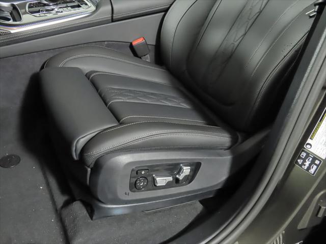 new 2026 BMW X7 car, priced at $122,280