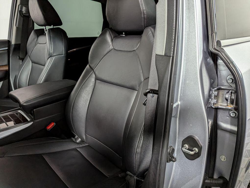 used 2018 Acura MDX car, priced at $21,995