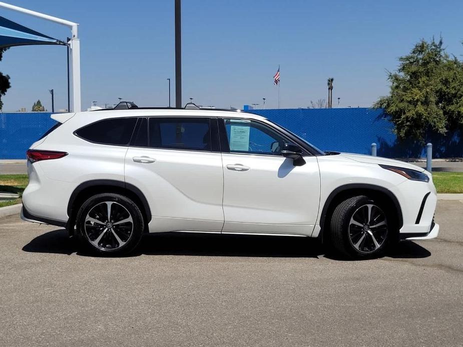 used 2021 Toyota Highlander car, priced at $35,467