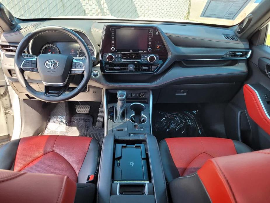 used 2021 Toyota Highlander car, priced at $35,467