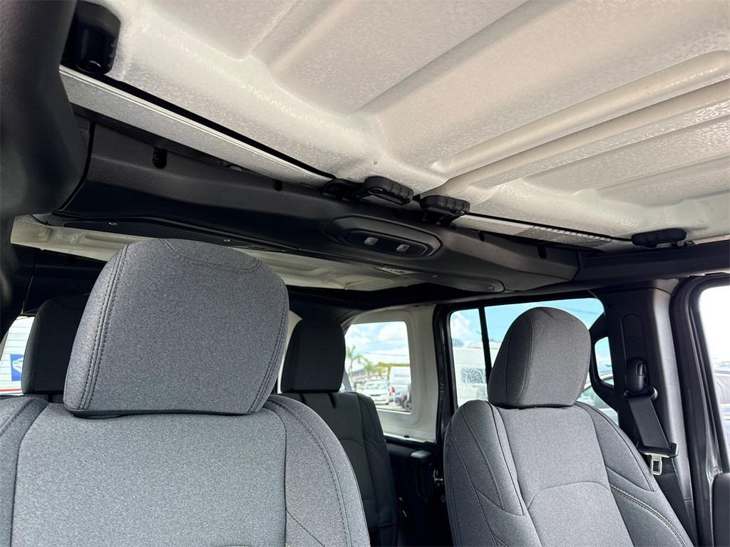 new 2025 Jeep Wrangler car, priced at $48,320