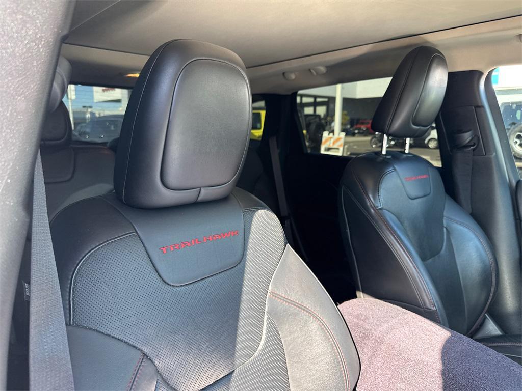 new 2015 Jeep Cherokee car, priced at $9,995