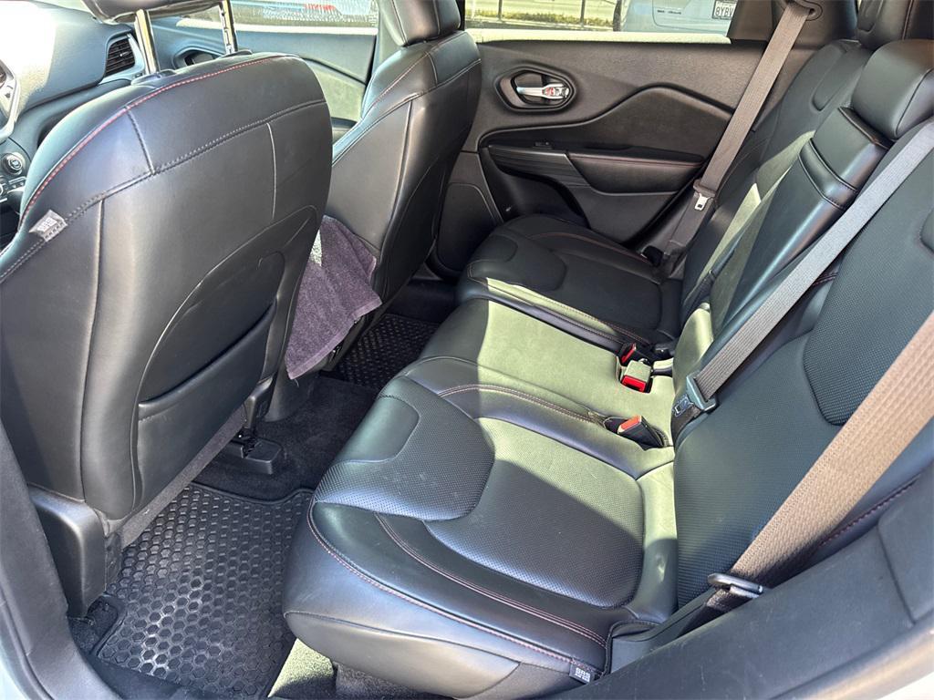 new 2015 Jeep Cherokee car, priced at $9,995