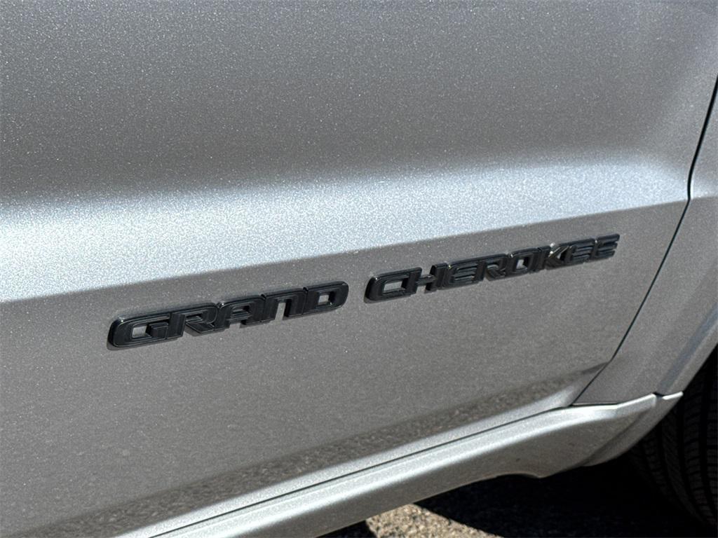 used 2021 Jeep Grand Cherokee car, priced at $22,777