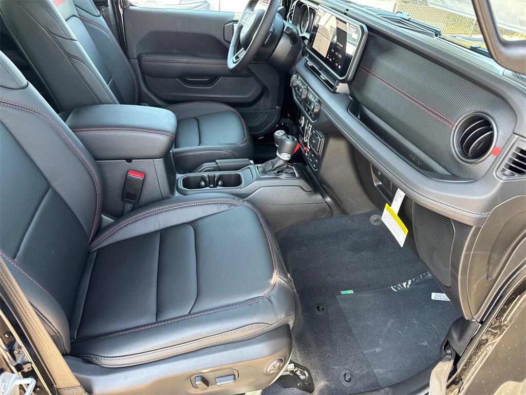 new 2025 Jeep Wrangler car, priced at $61,622