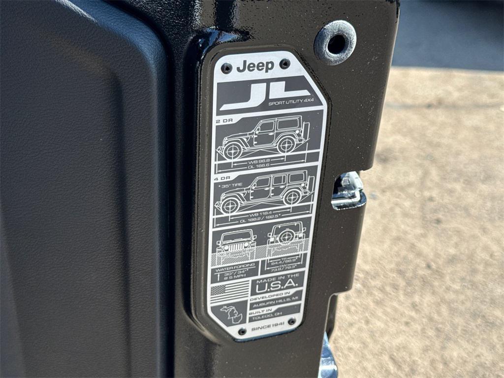 new 2025 Jeep Wrangler car, priced at $61,622