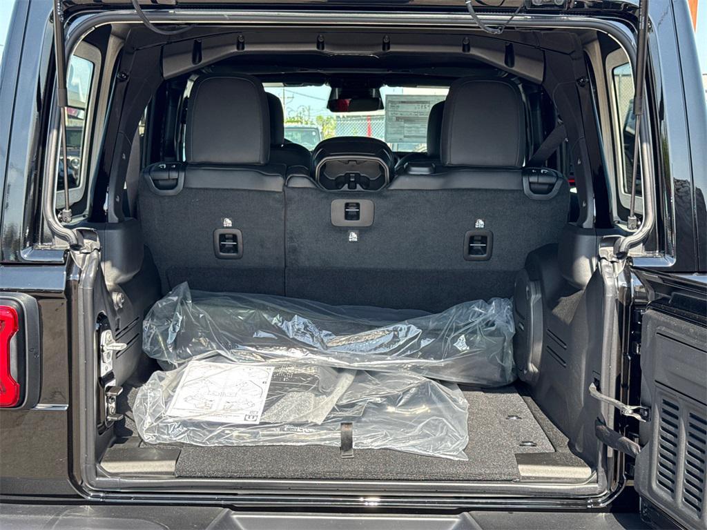 new 2025 Jeep Wrangler car, priced at $61,622