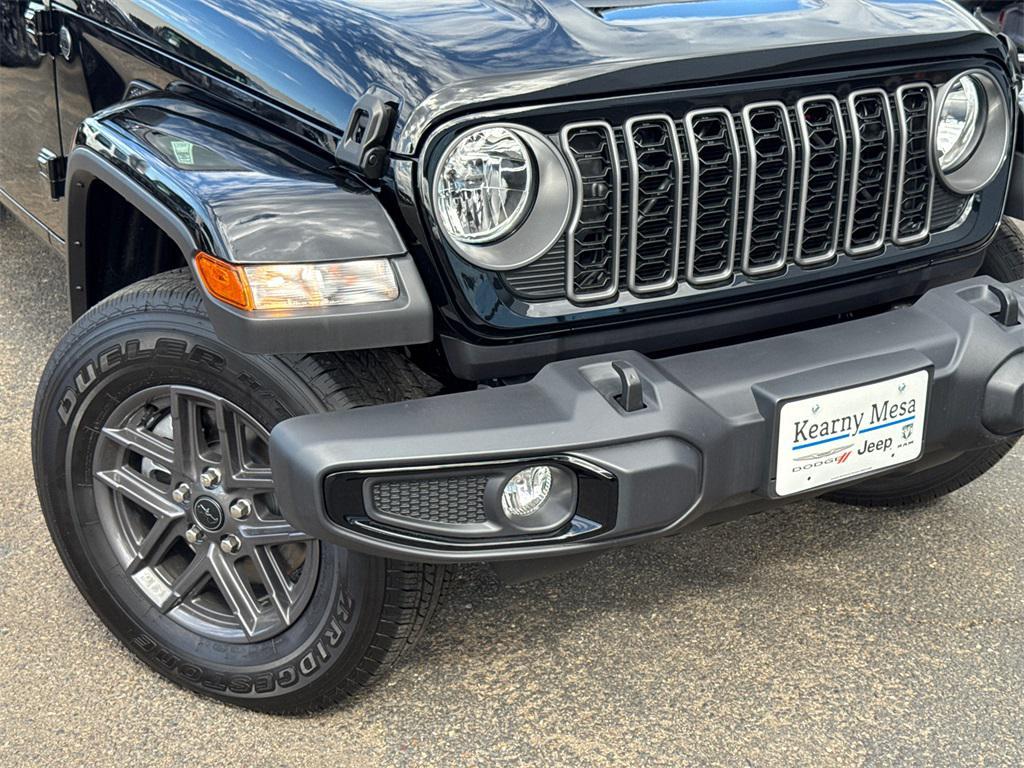 new 2025 Jeep Gladiator car, priced at $43,550