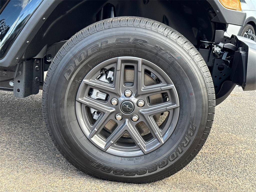 new 2025 Jeep Gladiator car, priced at $43,550