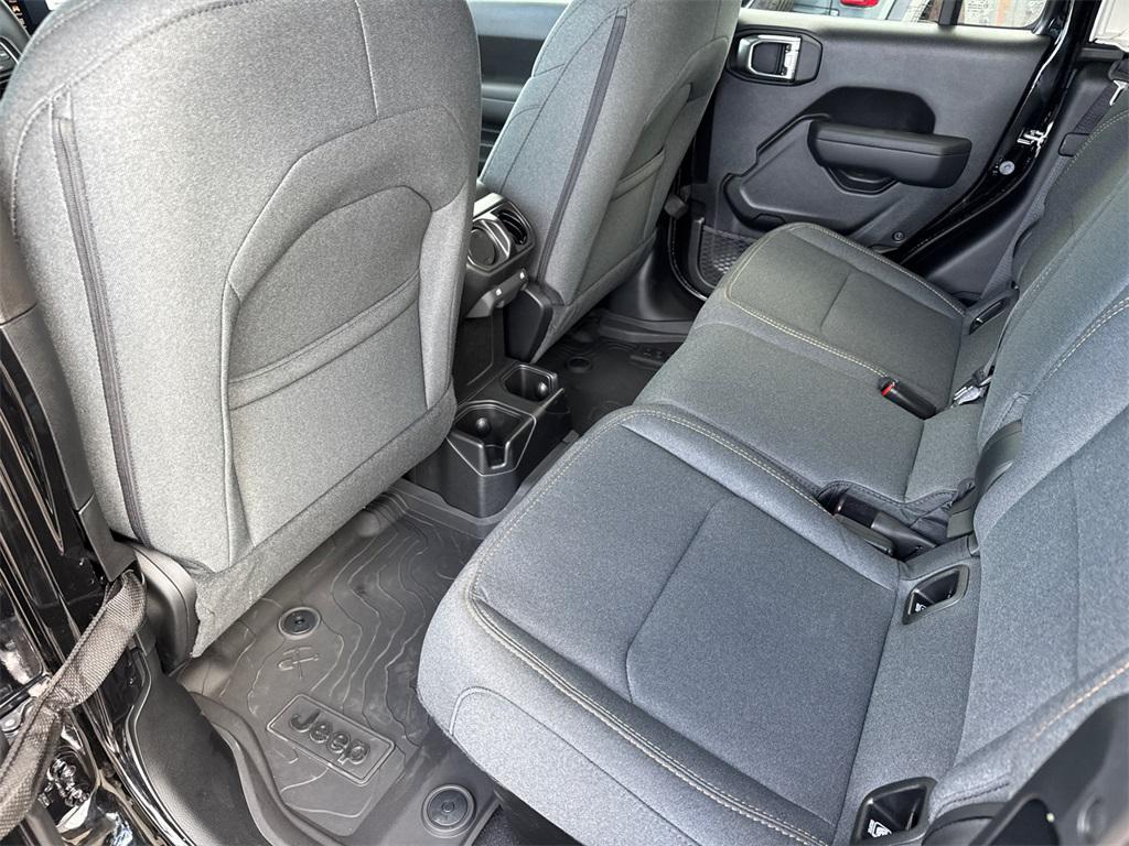 new 2025 Jeep Gladiator car, priced at $43,550