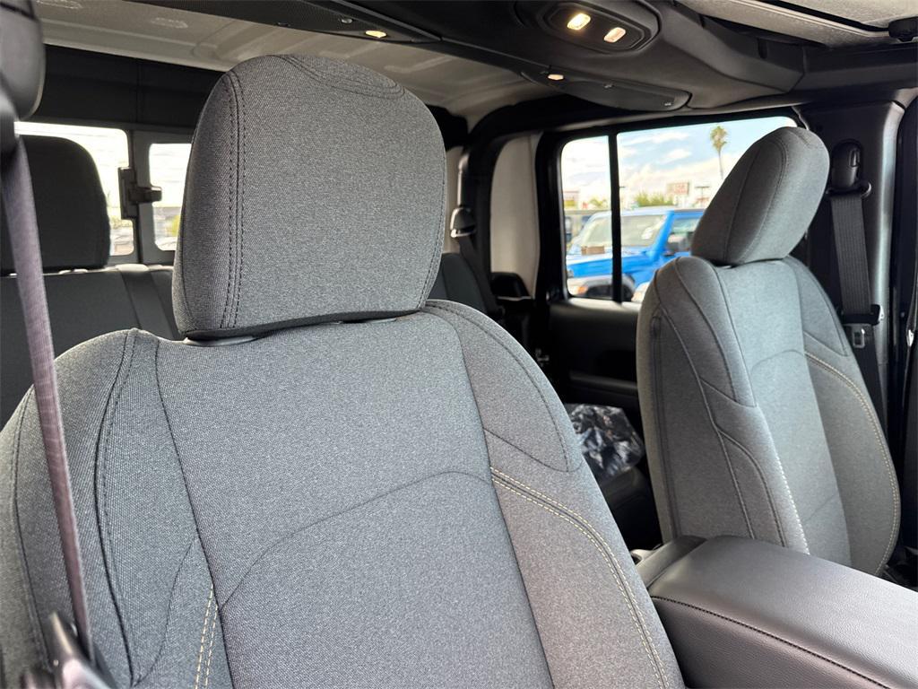 new 2025 Jeep Gladiator car, priced at $43,550