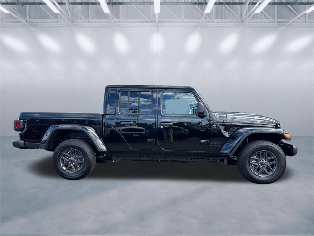 new 2025 Jeep Gladiator car, priced at $43,550