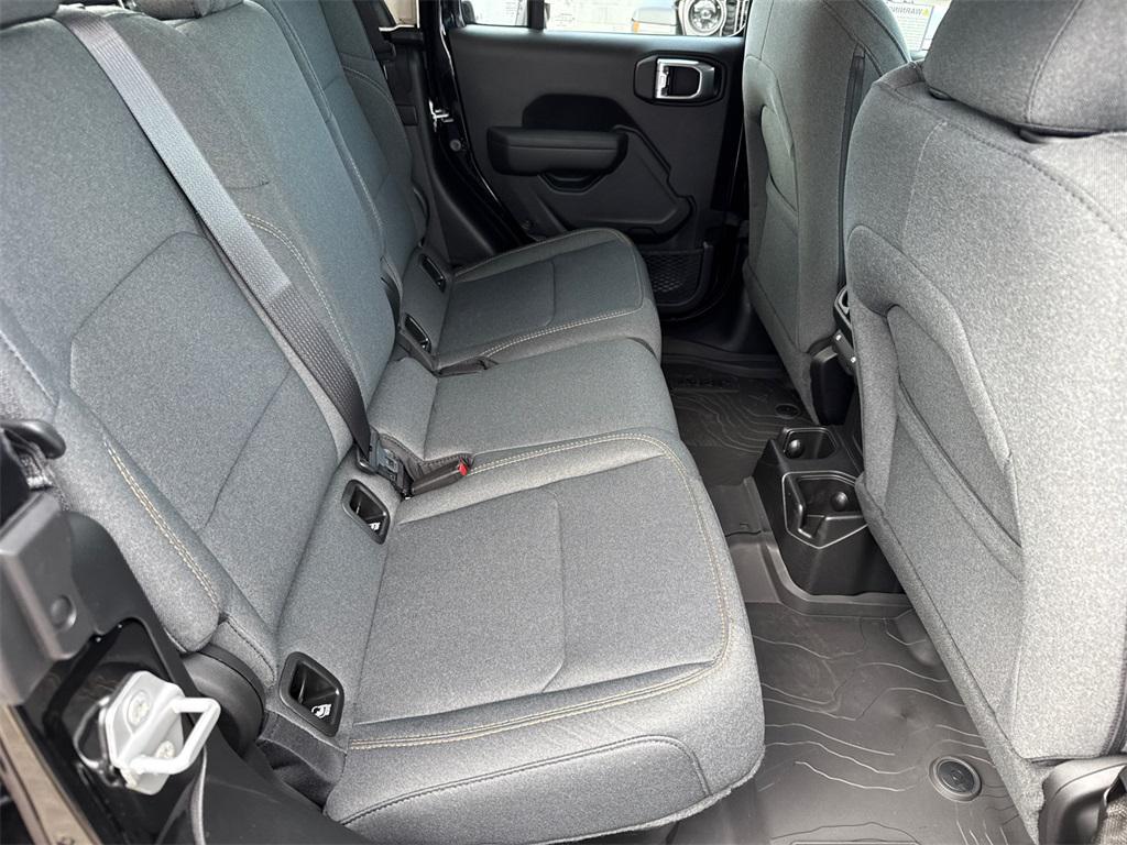 new 2025 Jeep Gladiator car, priced at $43,550