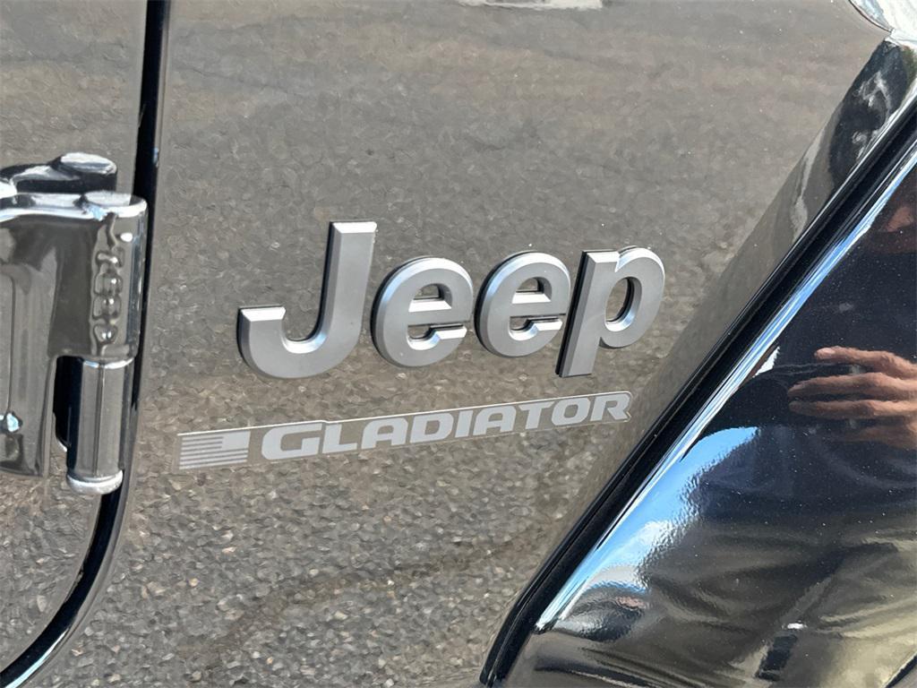 new 2025 Jeep Gladiator car, priced at $43,550