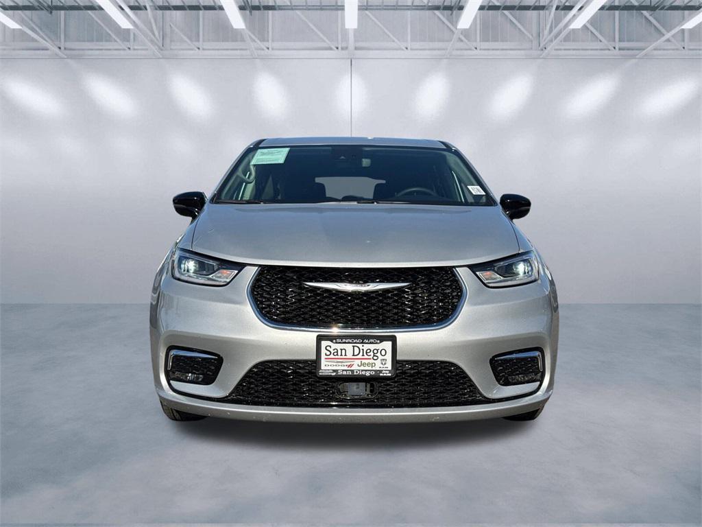 used 2024 Chrysler Pacifica Hybrid car, priced at $27,333