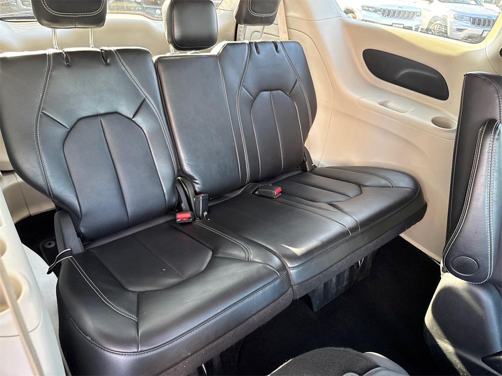 used 2024 Chrysler Pacifica Hybrid car, priced at $27,333