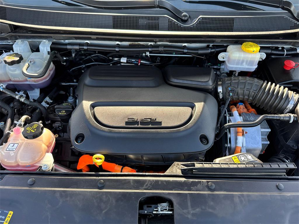 used 2024 Chrysler Pacifica Hybrid car, priced at $27,333