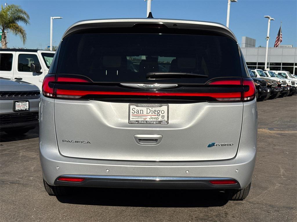 used 2024 Chrysler Pacifica Hybrid car, priced at $27,333