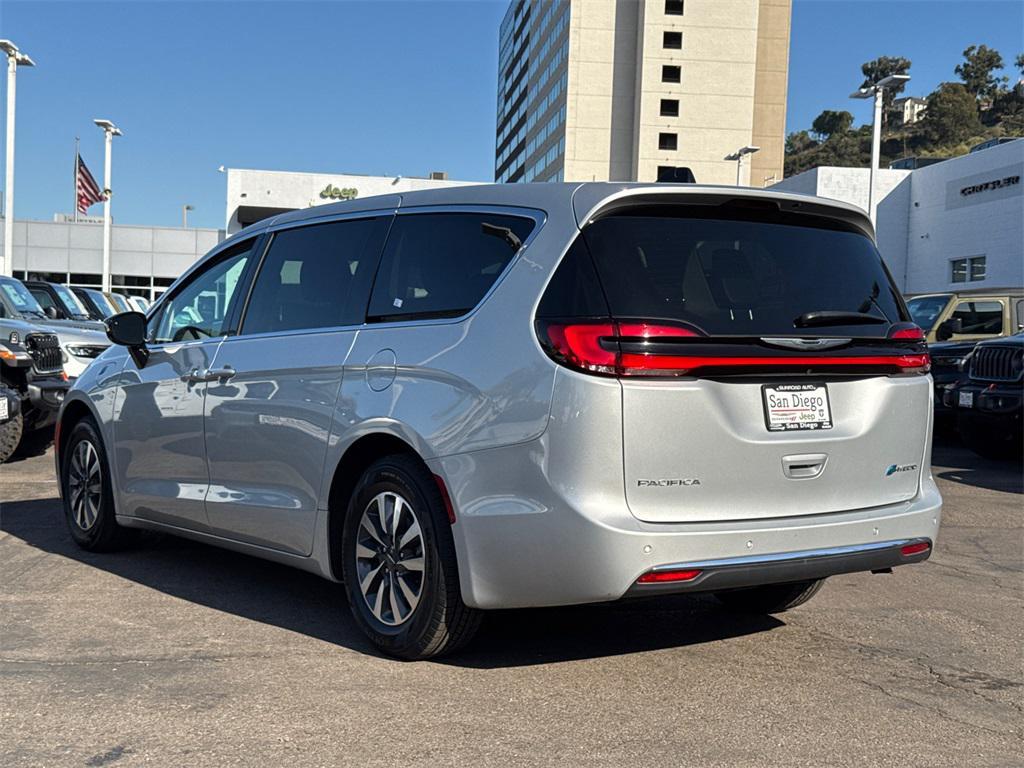 used 2024 Chrysler Pacifica Hybrid car, priced at $27,333