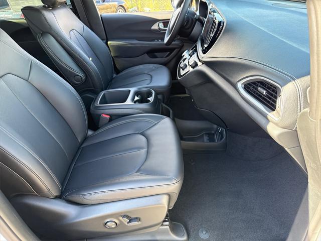 new 2025 Chrysler Pacifica car, priced at $49,998