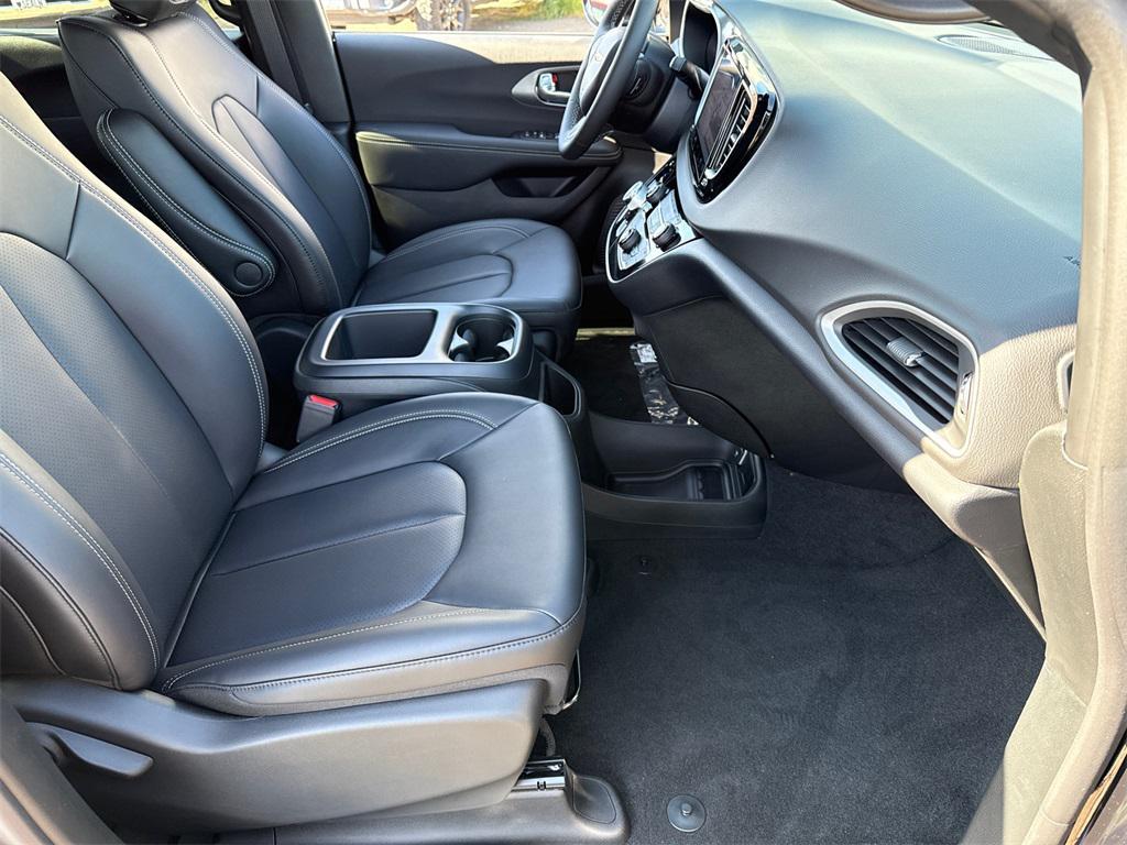 new 2025 Chrysler Voyager car, priced at $35,990