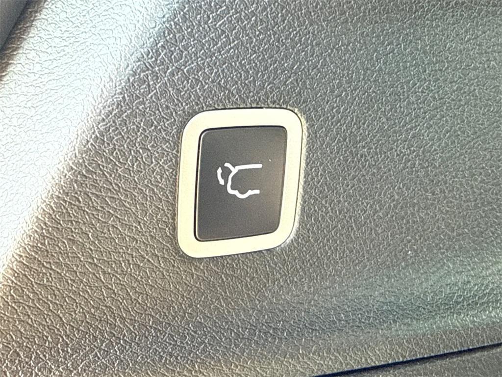 new 2025 Chrysler Voyager car, priced at $35,990