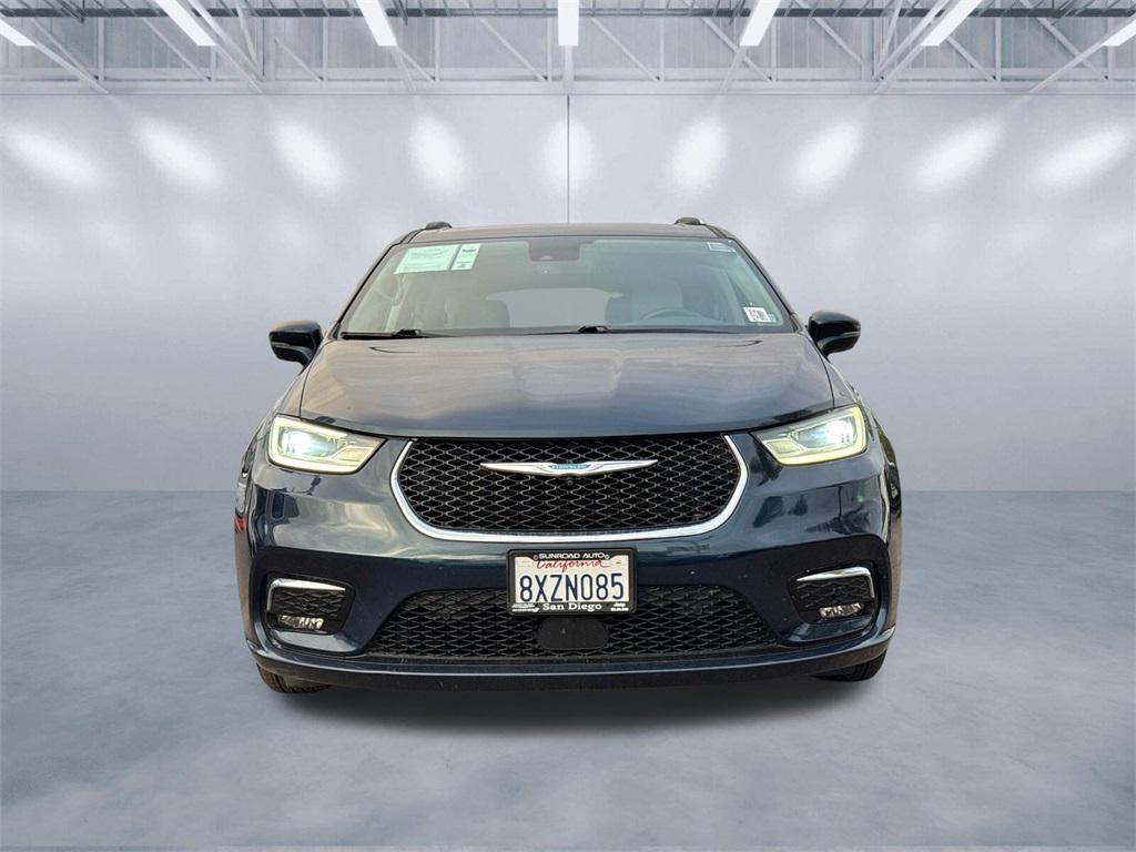 used 2021 Chrysler Pacifica Hybrid car, priced at $24,825