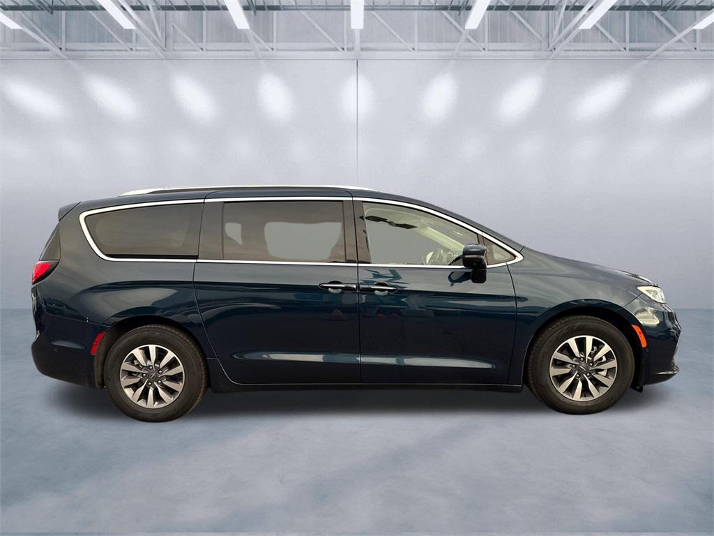 used 2021 Chrysler Pacifica Hybrid car, priced at $24,825