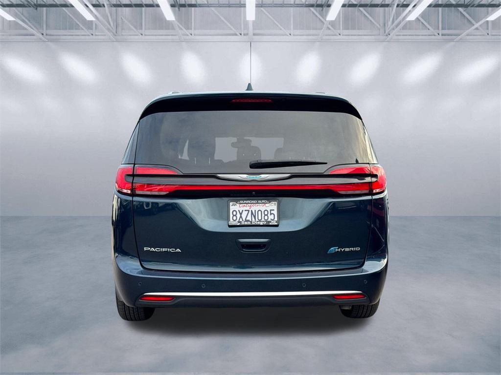used 2021 Chrysler Pacifica Hybrid car, priced at $24,825