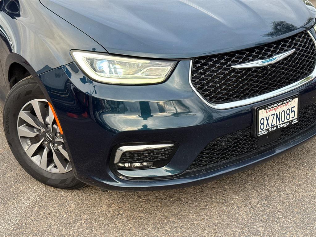 used 2021 Chrysler Pacifica Hybrid car, priced at $24,825