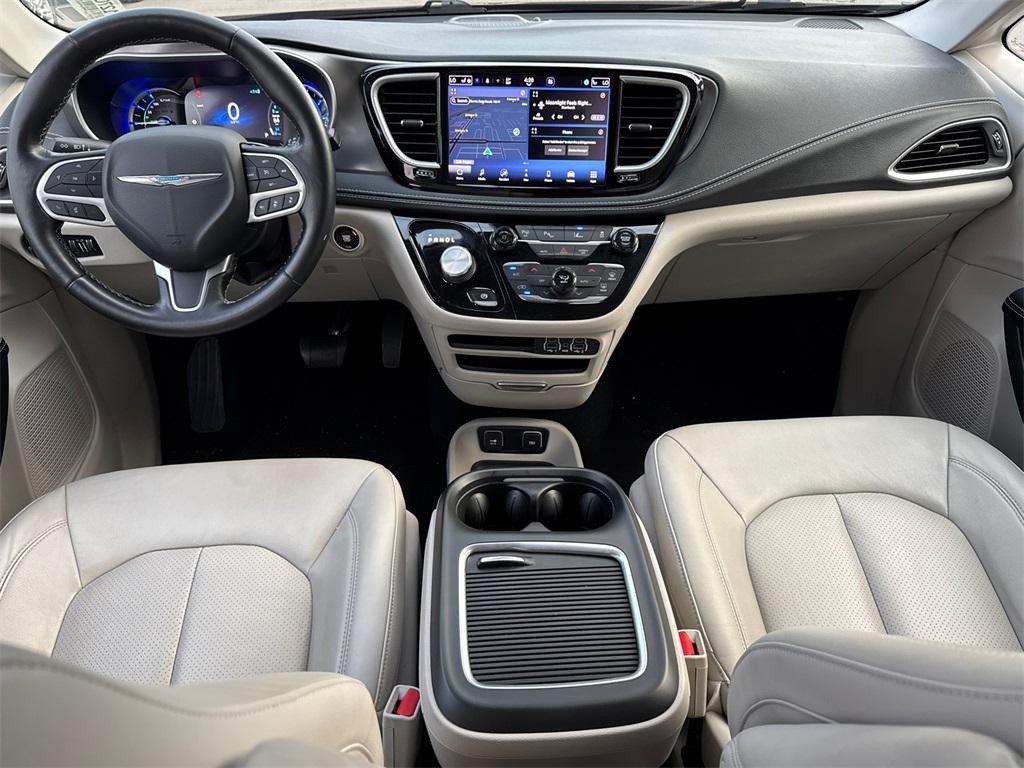 used 2021 Chrysler Pacifica Hybrid car, priced at $24,825