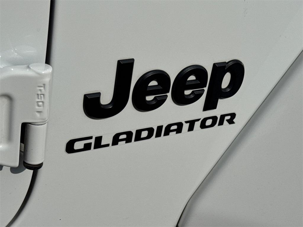 used 2021 Jeep Gladiator car, priced at $27,777