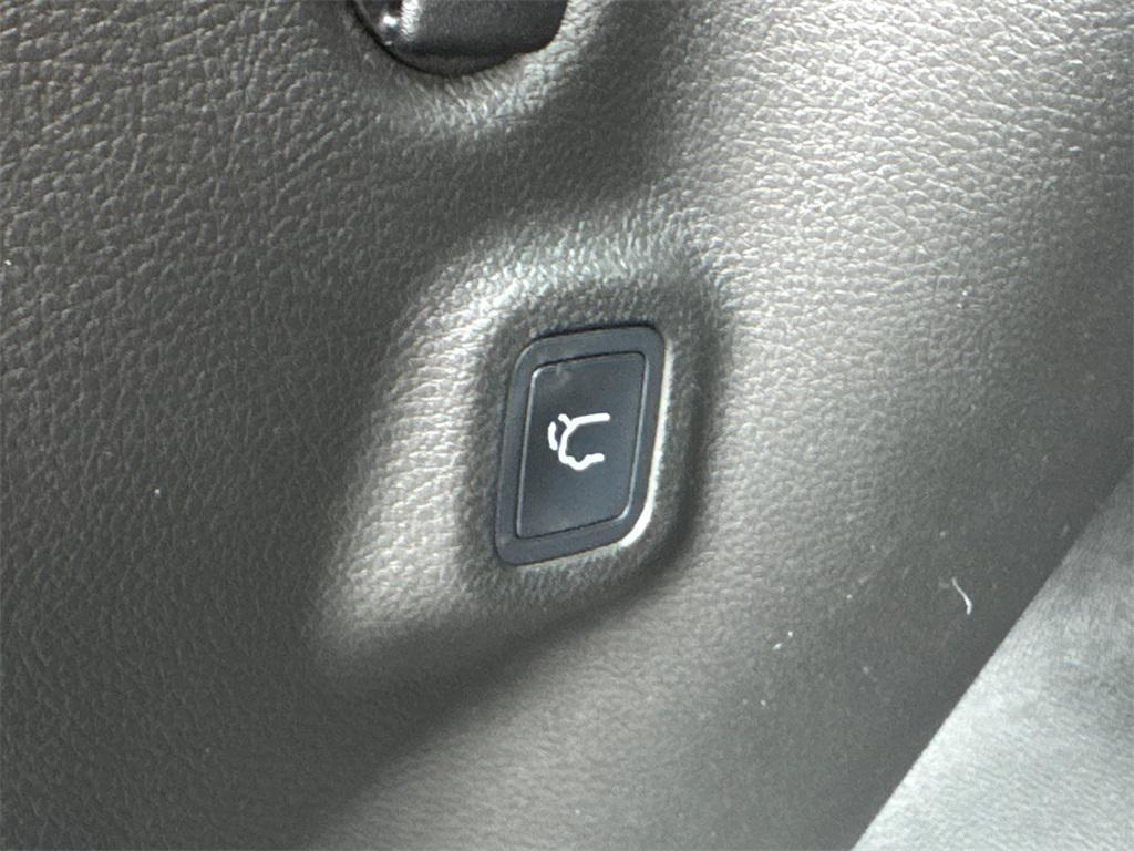 used 2023 Jeep Compass car, priced at $23,888