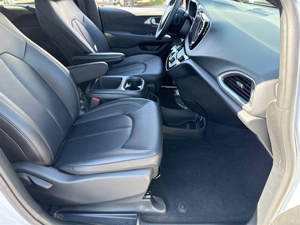 new 2025 Chrysler Voyager car, priced at $35,990