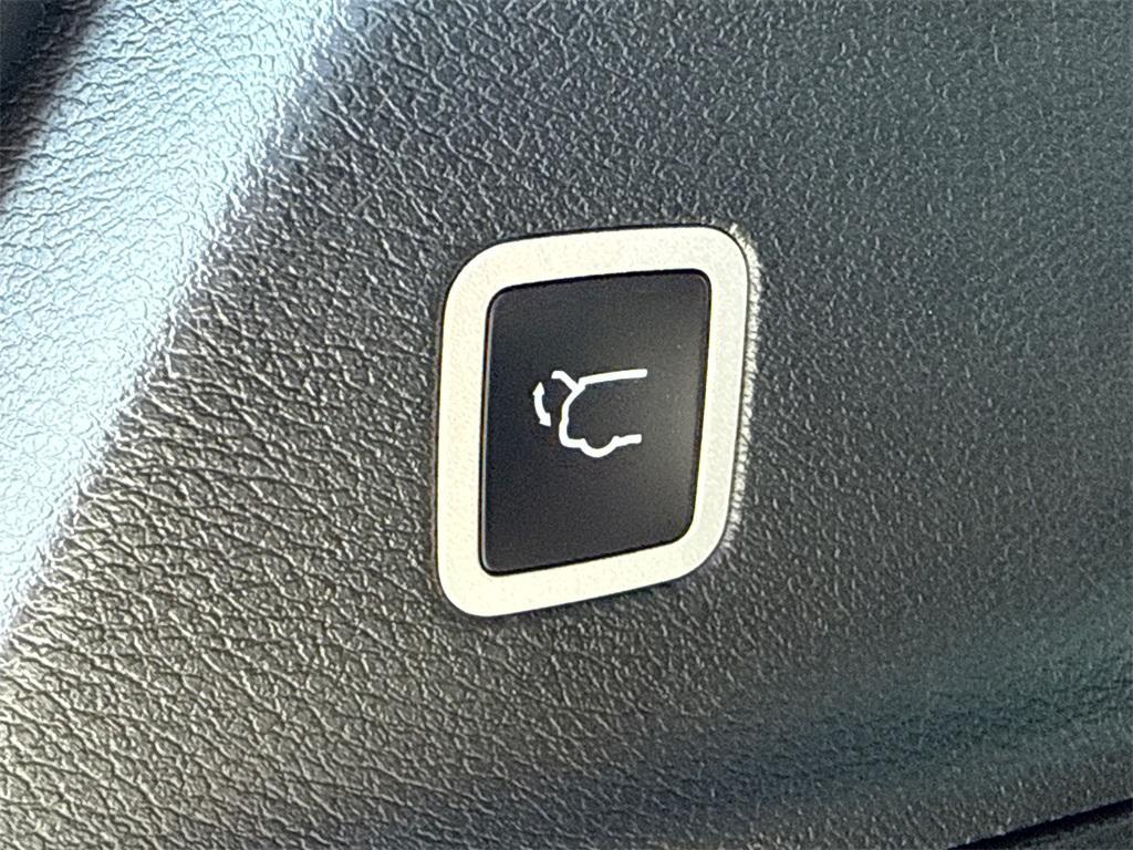 new 2025 Chrysler Voyager car, priced at $35,990