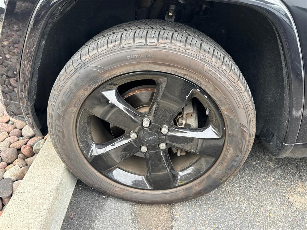 used 2015 Jeep Grand Cherokee car, priced at $13,990